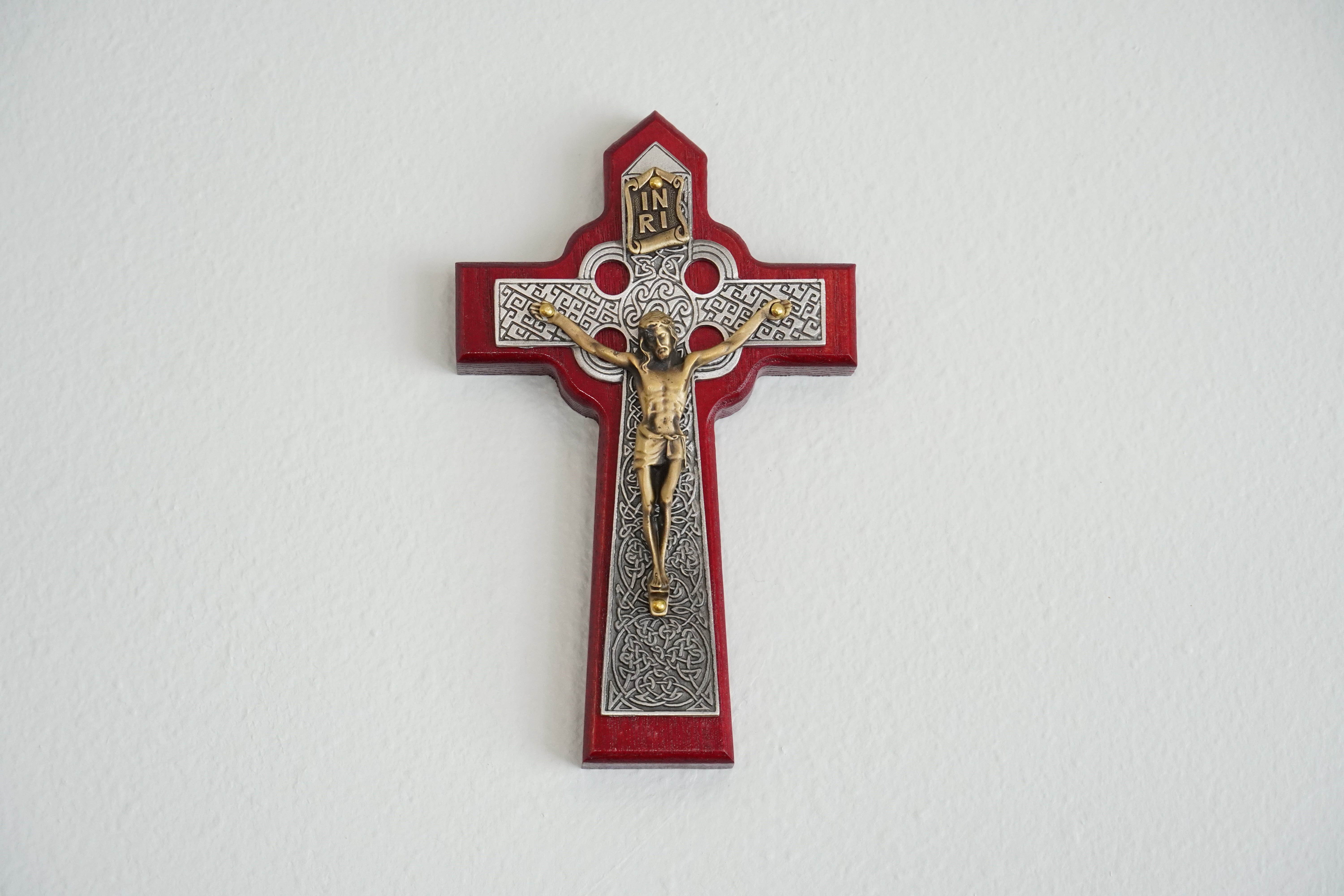 Celtic Cherry Wall Crucifix 5” – Runewood Rosary Co.