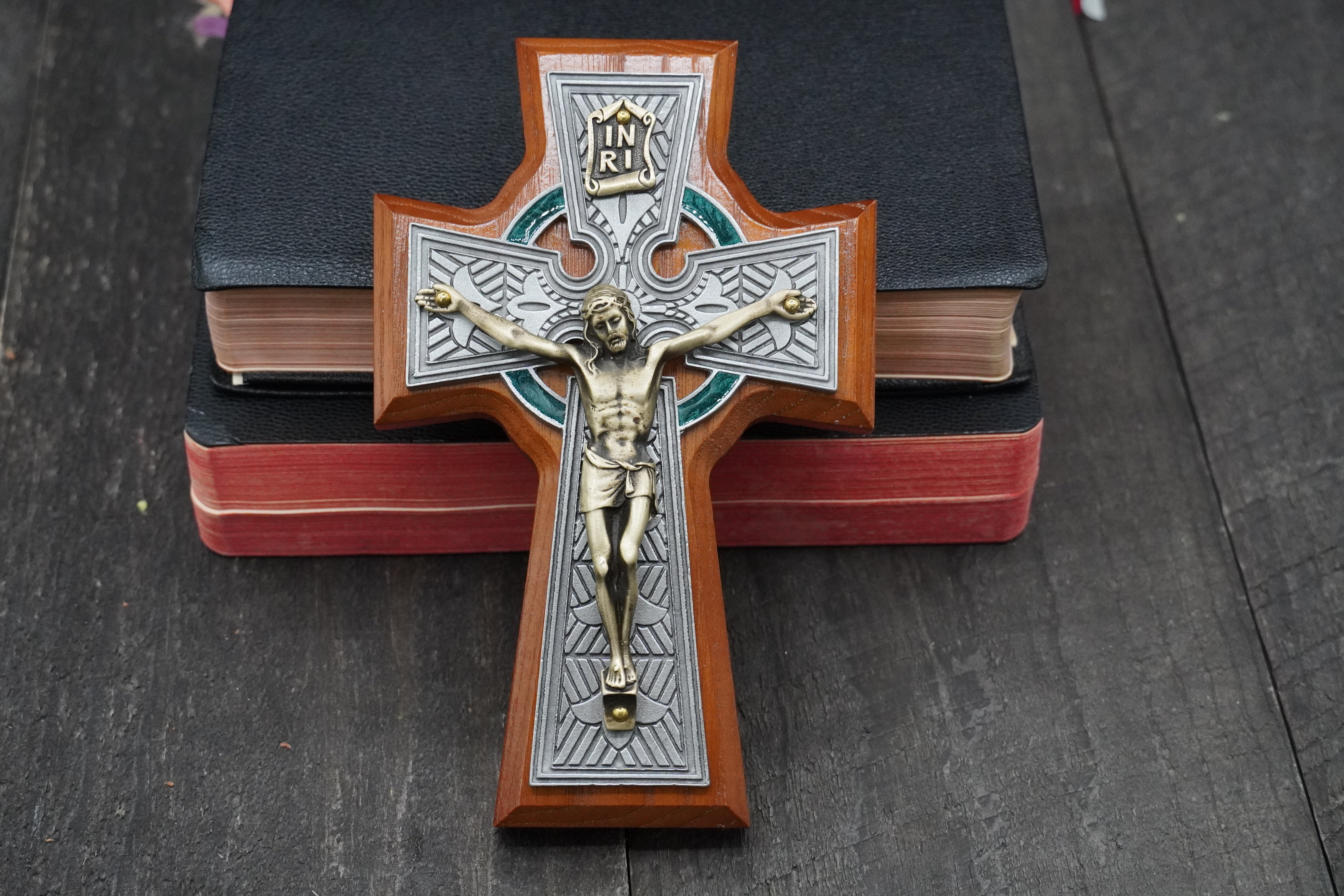 Celtic Wall Crucifix with Green Epoxy 5 1/2'' – Runewood Rosary Co.